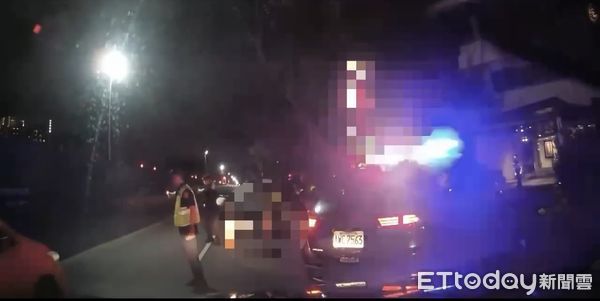 ▲▼高雄男騎士遭聯結車輾過「爆頭慘死」！　駕駛下秒肇逃遭逮。（圖／記者賴文萱翻攝）
