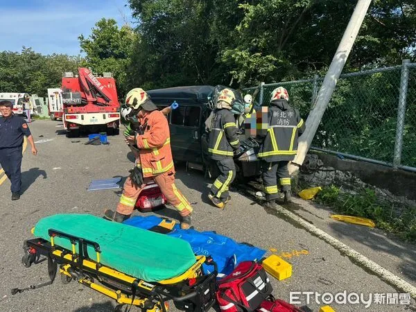 ▲新北市八里區追撞2命危。（圖／記者陳以昇翻攝，下同）