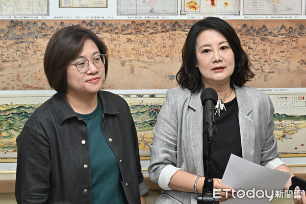 ▲▼民進黨立院黨團幹事長吳思瑤(右)受訪，左為黨團書記長陳培瑜。（圖／記者李毓康攝）