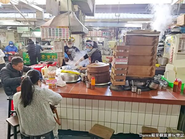 ▲▼袁家筒仔米糕排骨酥。（圖／部落客Darren蘋果樹旅遊玩樂誌授權提供）