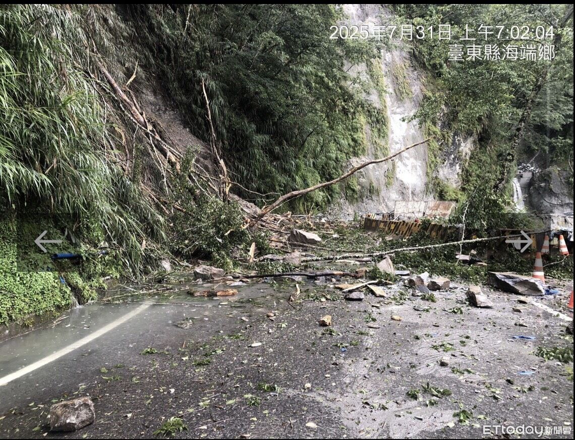 快訊／豪雨猛炸！台東縣海端台20線栗園段邊坡坍方　現場慘況曝