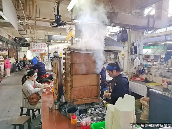 ▲▼袁家筒仔米糕排骨酥。（圖／部落客Darren蘋果樹旅遊玩樂誌授權提供）