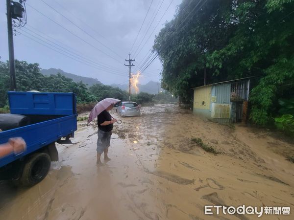 ▲▼台中,淹水。（圖／記者許權毅翻攝）