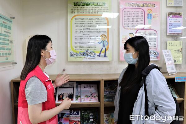 ▲阿辰參與「青年職得評價很好計畫」後重拾自信，進入知名平台企業擔任業務推廣代表。（記者林東良翻攝，下同）