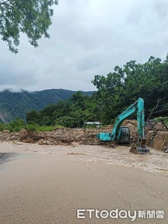 ▲受西南氣流影響，南投部分山區24小時測得降雨量達到600mm，信義鄉傳出多處災情。（圖／記者高堂堯翻攝）