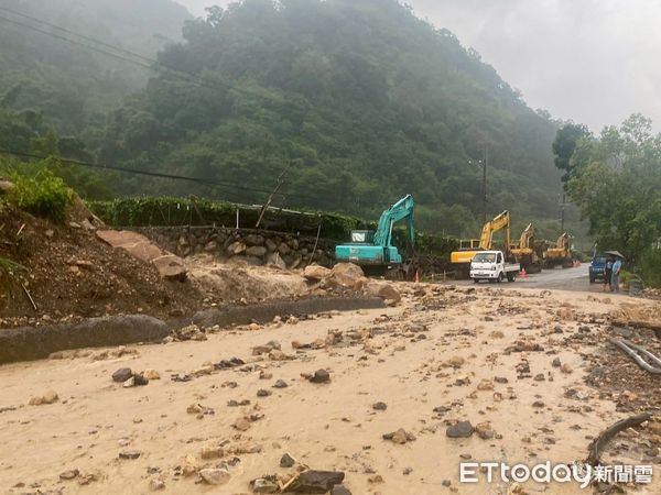 ▲受西南氣流影響，南投部分山區24小時測得降雨量達到600mm，信義鄉傳出多處災情。（圖／記者高堂堯翻攝）
