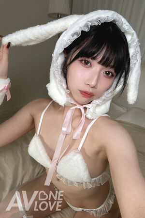 ▲▼三位最強冠軍女優團左起石原希望、村上悠華、南沢海香首次同框亮相。村上悠華人氣爆棚 許願親手下廚番茄炒蛋寵粉絲。南沢海香身材比例完美，一出道立即受到矚目。Ｄ槽女神石原希望作品表現橫掃排行榜成績優異。（圖／AV One Love萬楽提供）