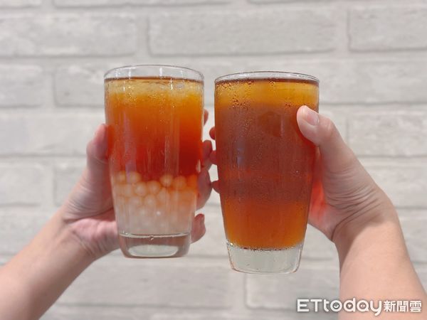▲▼Mister Donut聯名可不可熟成紅茶推9款甜甜圈+飲料 。（圖／記者蕭筠攝）