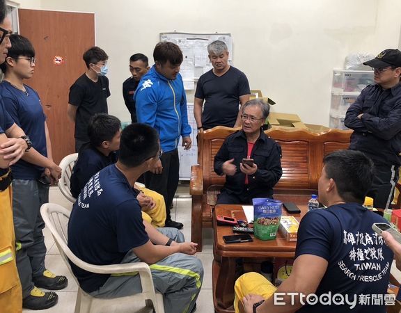 ▲▼ 高雄1家5口墜谷2死3失聯　陳其邁急設前進指揮所：全力搜救。（圖／記者賴文萱翻攝）