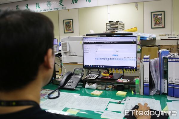 ▲▼  詐騙日增 財產安全拉警報 嘉義市政府財政稅務局籲民眾申辦「稅籍異動即時通」 即時掌握異常交易徵兆   。（圖／嘉義市政府提供）