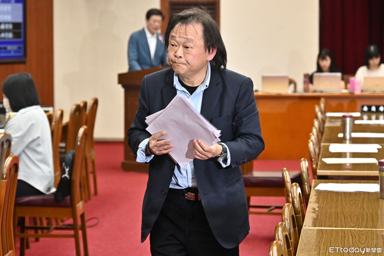 王世堅質詢送卓榮泰2禮物 痛批新青安「三無啦」不可思議