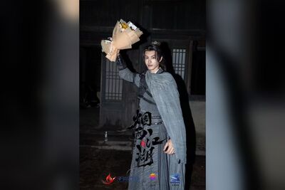 曹佑寧首度拍大陸短劇！古裝上陣「熱到懷疑人生」吊鋼絲靠肌肉撐