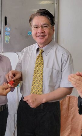 張景然擅長領域為團體諮商，相關學術著作是心理師考試必讀科目。（翻攝彰化師範大學官網）