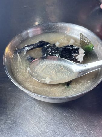 ▲▼蒜頭青蛙湯。（圖／部落客小虎食夢網授權提供）