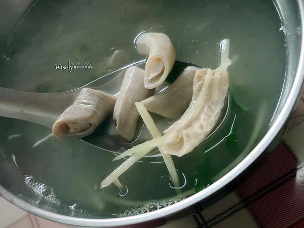 ▲▼老鄒肉燥麵。（圖／部落客WISELY&rsquo;s 拍拍照寫寫字授權提供）