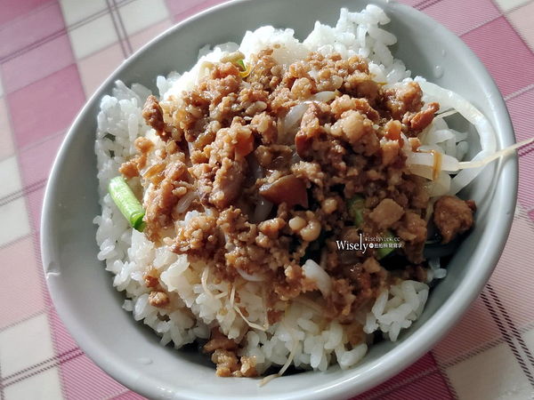 ▲▼老鄒肉燥麵。（圖／部落客WISELY&rsquo;s 拍拍照寫寫字授權提供）