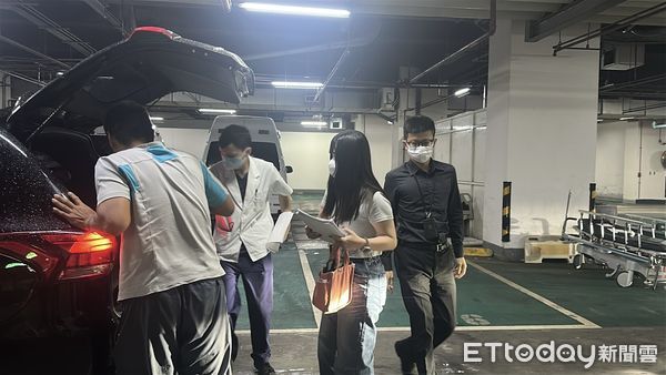 ▲台中知名牛肉麵店火警釀2死，檢方今天下午相驗釐清死因。（圖／記者許權毅攝）