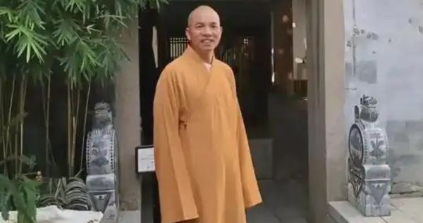 ▲▼  少林寺新住持印樂法師           。（圖／翻攝 第一財經直播、百度）