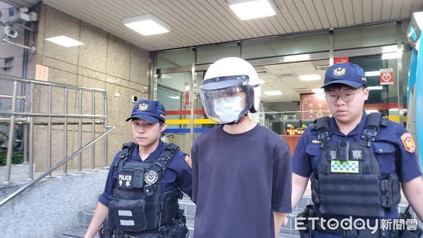 ▲▼           嫌犯移送北檢  。（圖／記者黃彥傑攝）