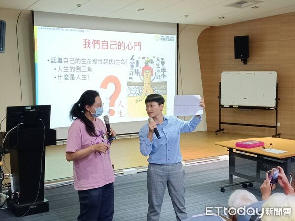 ▲▼ 嘉縣失智友善社區實踐工作坊，從陪伴、培力到自主參與  。（圖／嘉義縣政府提供）