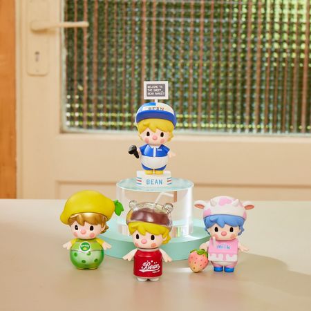 ▲▼7-ELEVEN「飲料抽抽樂」活動，首度與超人氣潮流玩具品牌泡泡瑪特合作，推出小甜豆超市系列公仔加價換購。（圖／業者提供）
