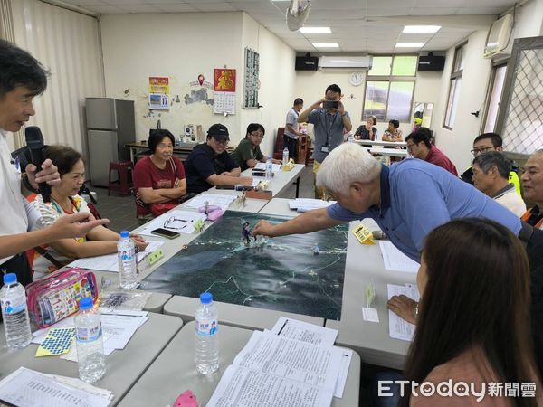 ▲基隆友二里兵棋推演防土石流。（圖／記者郭世賢翻攝）