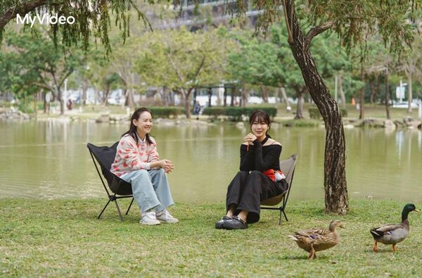 ▲▼安芝儇（左）高雄豪邁嗑美食，曾寶儀誇「看她吃飯真滿足」。（圖／台灣大哥大MyVideo、三立提供）