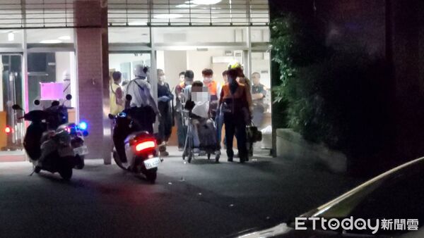 ▲▼台大歌唱營驚傳集體食物中毒　10學生「吃完外燴」抱嘔吐袋送醫（圖／記者黃彥傑攝）