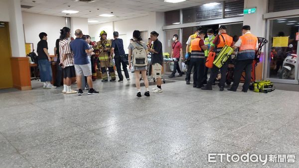 ▲▼台大歌唱營驚傳集體食物中毒　10學生「吃完外燴」抱嘔吐袋送醫（圖／記者黃彥傑攝）