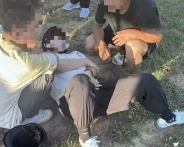 騎馬被踢傷睪丸　陸男痛到站不起來：不能當爸爸了