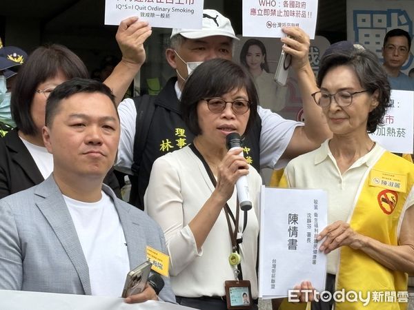▲▼「台灣拒菸聯盟」173個團體、全國家長團體及教師團體，對政府違法放行加味加熱菸，表達強烈譴責與嚴正抗議。（圖／記者洪巧藍攝）