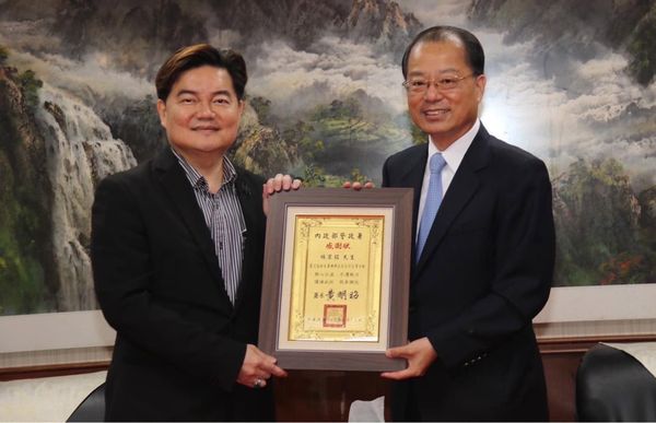 ▲無眠守候母親3個月！警察歌手林宏銘腸道大出血，感動受刑人來信立誓出獄盡孝。（圖／記者陳弘修翻攝）