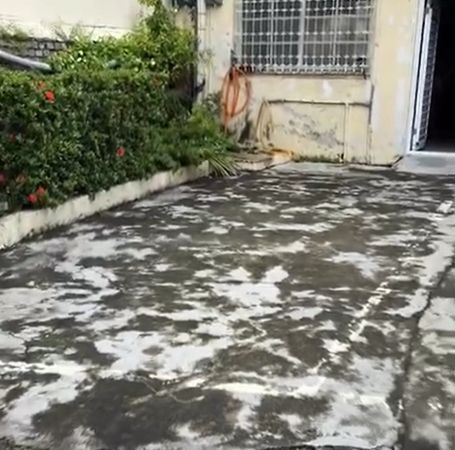 ▲網友爆料控訴台南一處白線停車格遭索500元補償費，疑為停車在私人土地引發爭議。（翻攝爆料公社，下同）