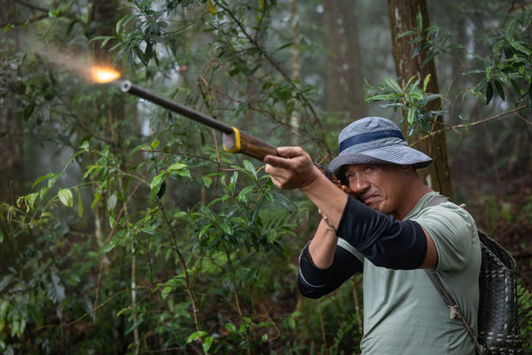 ▲▼全志祥曾任憲兵特勤隊射擊教官，結合山林經驗與軍旅訓練，成為獵人團隊中的一員。（圖／文化總會提供）