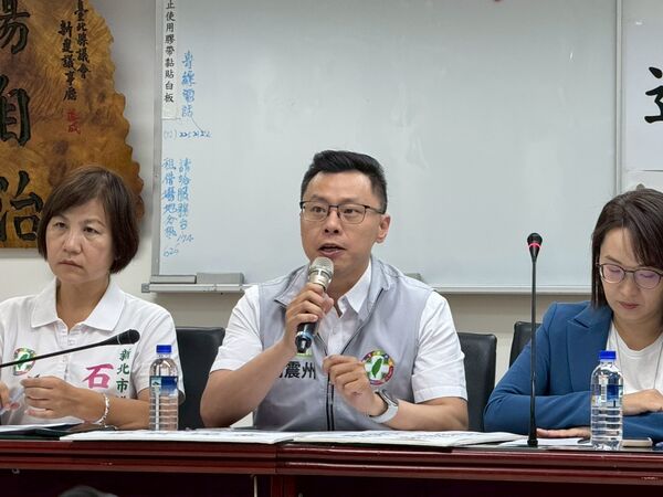 ▲▼民進黨市議員主張要求新北市府也比照超徵普發現金。（圖／翁震州提供）