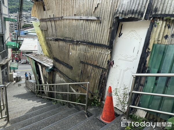 ▲基隆復興路國有地危屋恐塌。（圖／林沛祥辦公室提供）