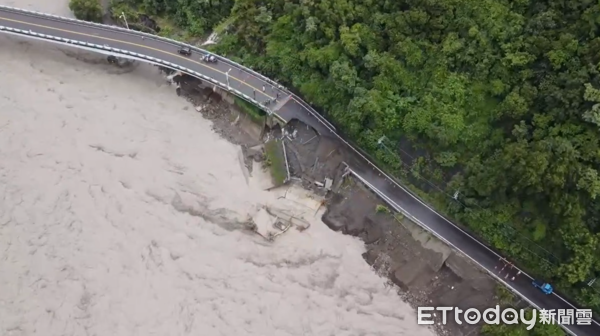 ▲▼高雄豪雨狂炸，南橫公路空拍慘況曝光。（圖／記者吳奕靖翻攝）