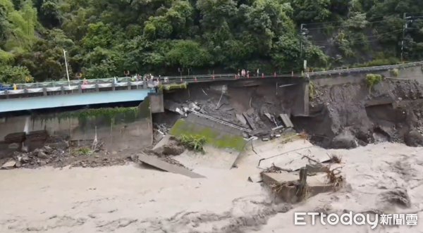 ▲▼高雄豪雨狂炸，南橫公路空拍慘況曝光。（圖／記者吳奕靖翻攝）