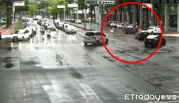 ▲▼高雄車禍。（圖／記者許宥孺翻攝）
