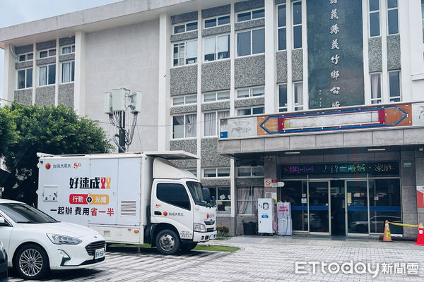 ▲▼   颱風重創基地台，嘉義縣電信修復率達98%、126村里訊號改善中  。（圖／嘉義縣政府提供）