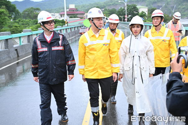 ▲▼交通部長陳世凱宣布捐一月所得協助災區。（圖／交通部提供）