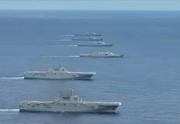 ▲▼▲▼解放軍海軍第四艘075型兩棲攻擊艦「湖北艦」入列南海艦隊。（圖／翻攝自人民日報） 