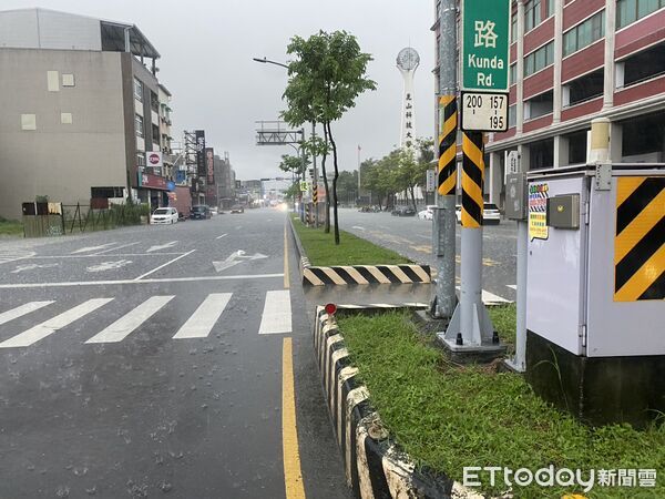 ▲▼台南暴雨成災。（圖／記者林東良翻攝）