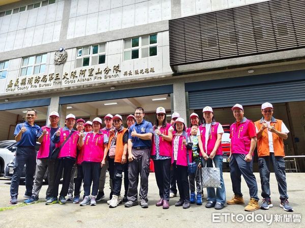 ▲▼  沙鹿區公明里紫雲宮捐贈嘉義縣義勇消防總隊救災無人機，提升消防救災效能  。（圖／嘉義縣消防局提供）