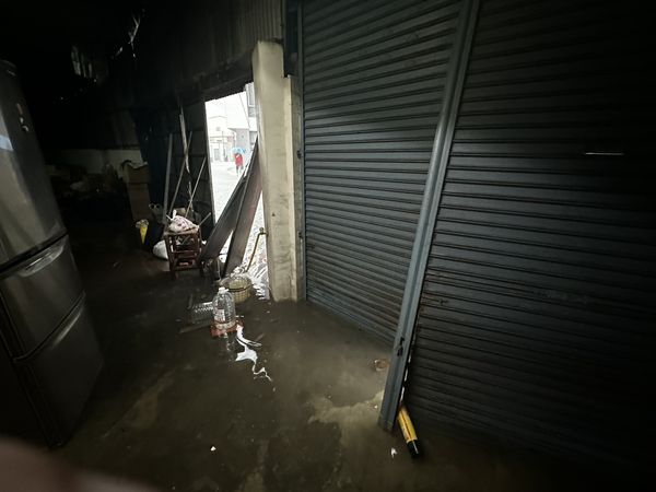 ▲水利署統計顯示，新市區六小時累積雨量高達294毫米，全市已有安平、中西、關廟、仁德、山上、善化、官田等逾15個行政區進入淹水警戒。（民眾提供，下同）