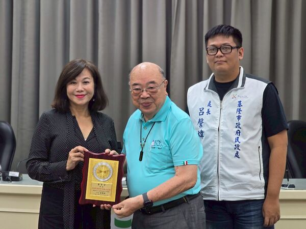 ▲基隆5間宮廟獲公益獎 邱佩琳：讓城市從心做起。（圖／記者郭世賢翻攝）