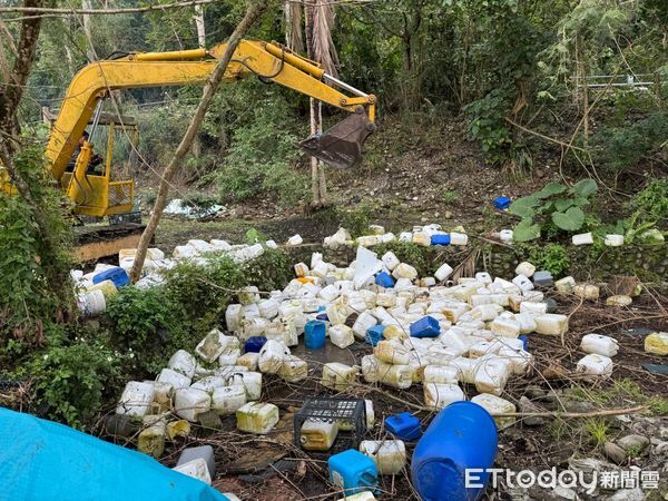 ▲▼花蓮近年來常有不肖業者以假承租土地，非法堆置廢木材、裝潢廢棄物後潛逃。（圖／花蓮縣政府提供，下同）