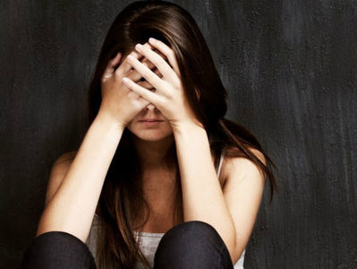正妹理專偷吃人夫「纏綿畫面」被拍!關鍵證據被女兒抓到了