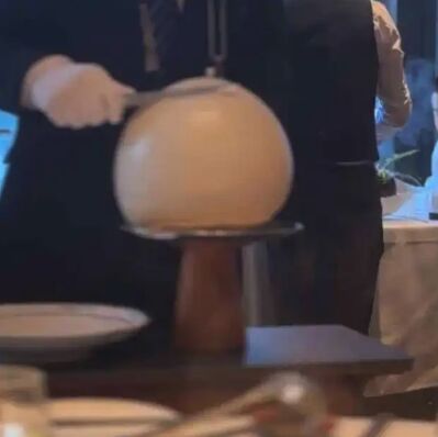 ▲▼海底撈「臻選店」客單價3千元！改賣「粵式海鮮火鍋」。（圖／翻攝微博）