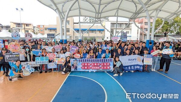 ▲比球技也拚反詐！籽公園鬥牛賽氣氛熱翻天。（圖／記者游瓊華翻攝）